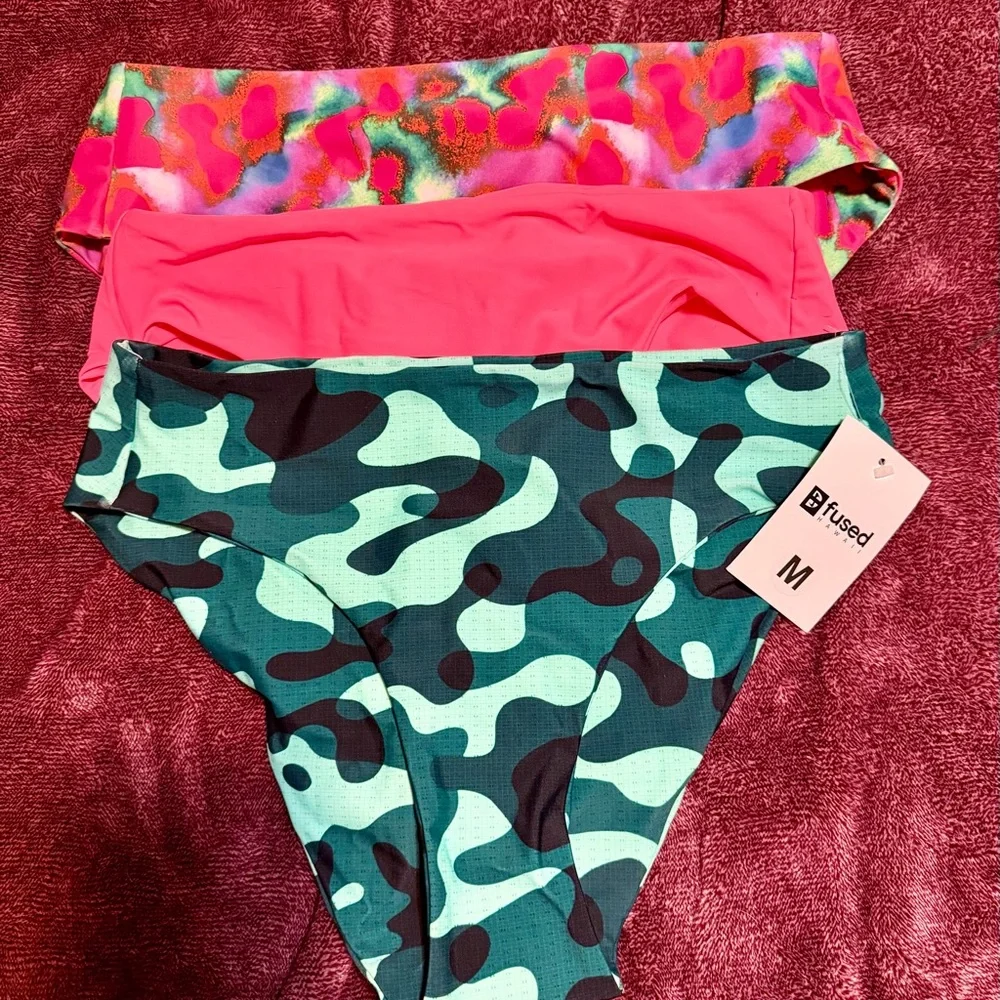 Fused Hawaii tops and bottoms - Picture 3 of 5
